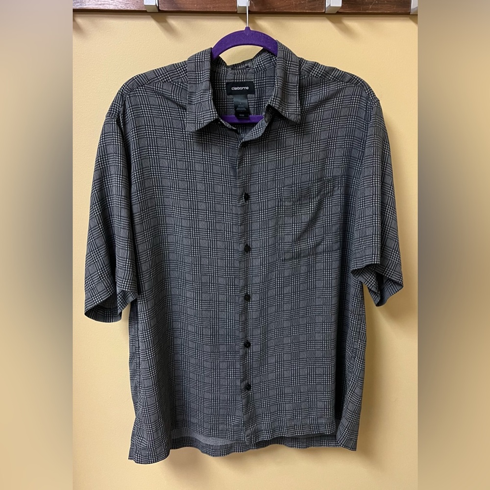 Claiborne Men’s Gray Silk Geometrical Relaxed Fit Button Down Shirt Size Large